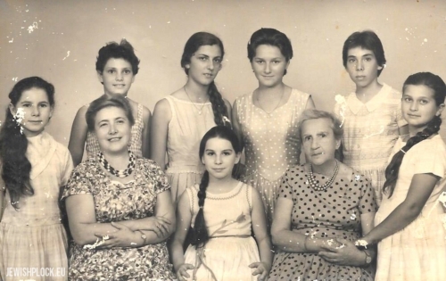 Kazimiera Marienstras' music class (sitting first from left) in Hadera